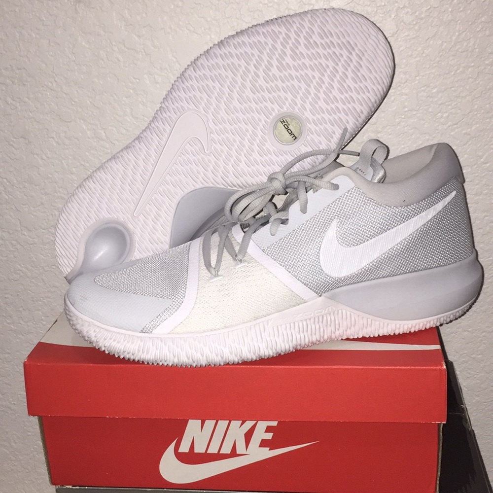 Nike ZOOM ASSERSION